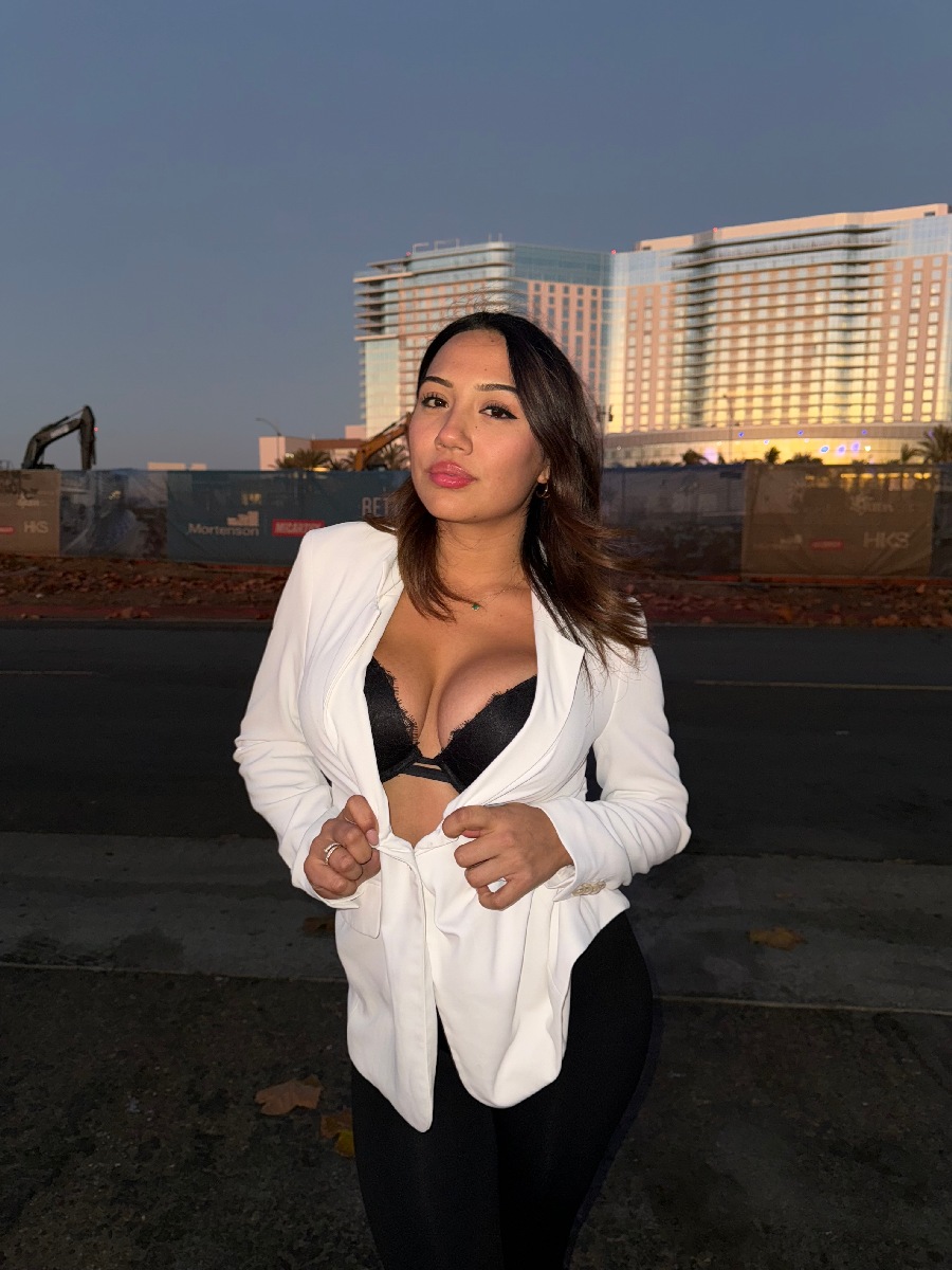 Take a pause and enjoy Ali Cruz — streaming from Essen