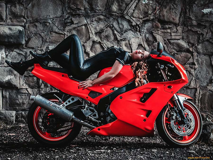 Beautiful girl Beautiful girls and motorcycles in Essen