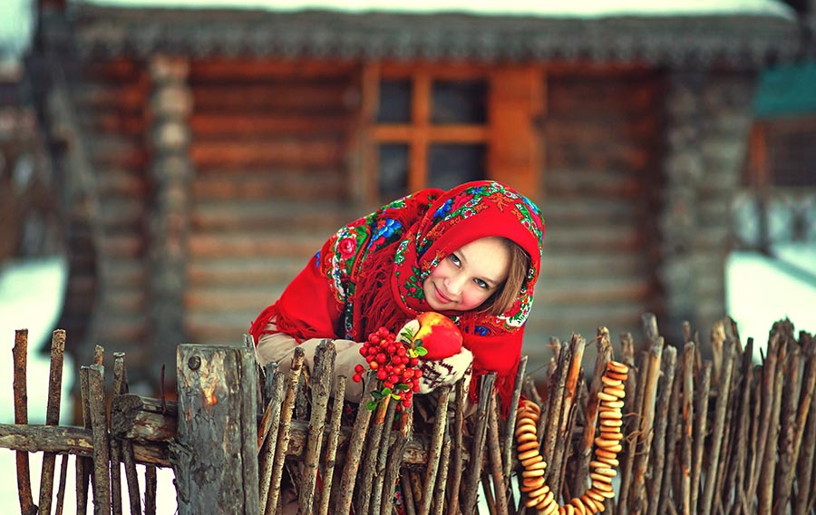 Sexy girl Women in Slavic costumes in Essen
