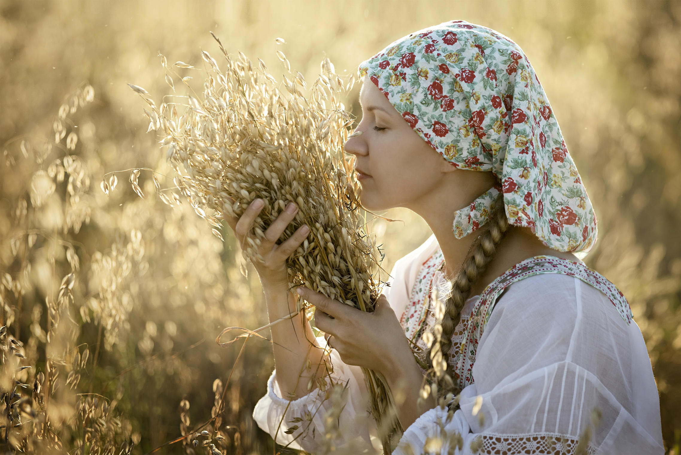 Photo Women in Slavic costumes in Essen