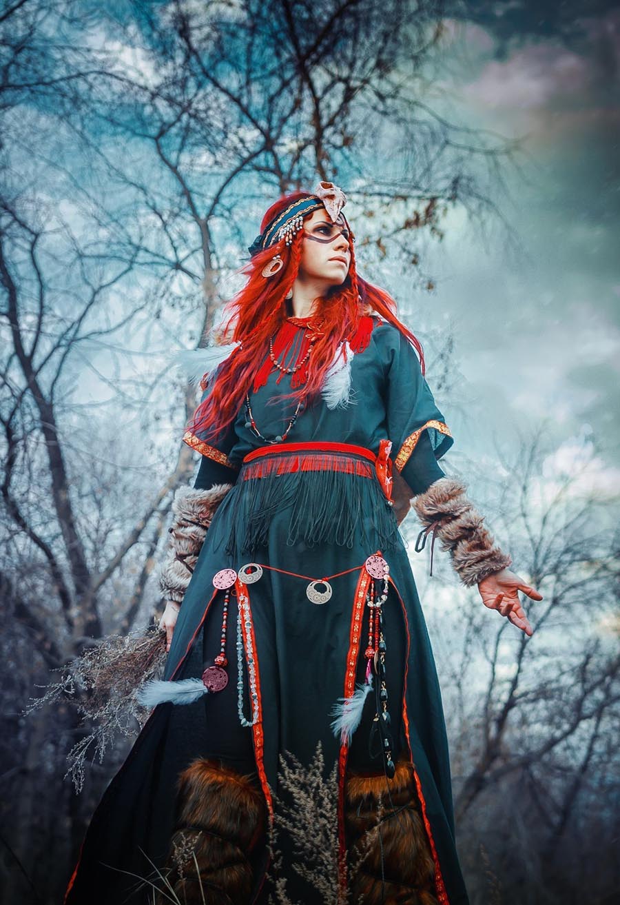 Take a pause and enjoy Girls in Slavic costumes — streaming from Essen