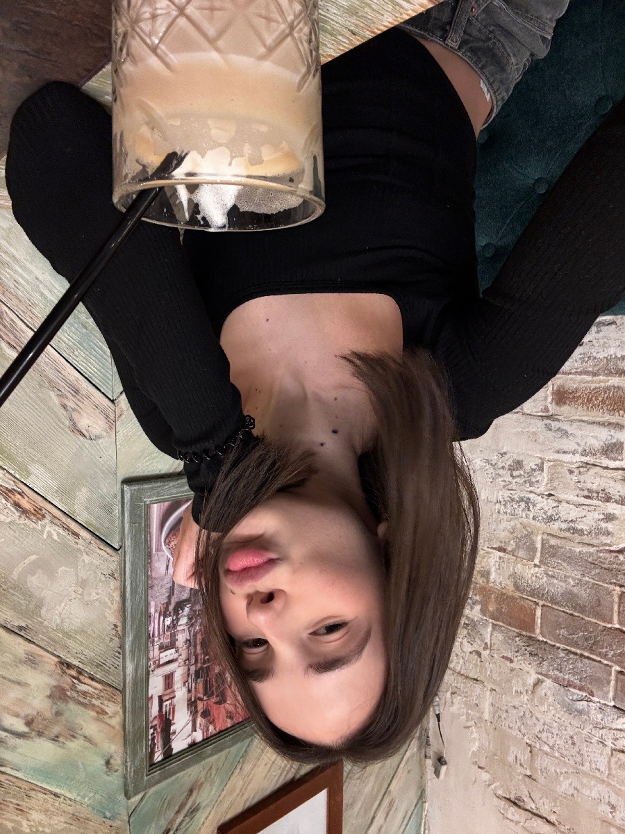 Fresh photos, fresh mood — Tina online in Essen